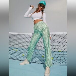 Wide leg green and white wave pattern plus size pants, 3X